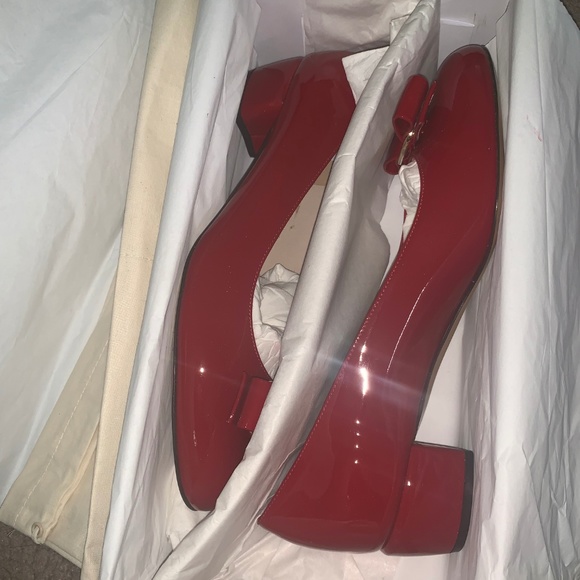 NWT Salvatore Ferragamo Vara low heel pumps - Picture 3 of 4